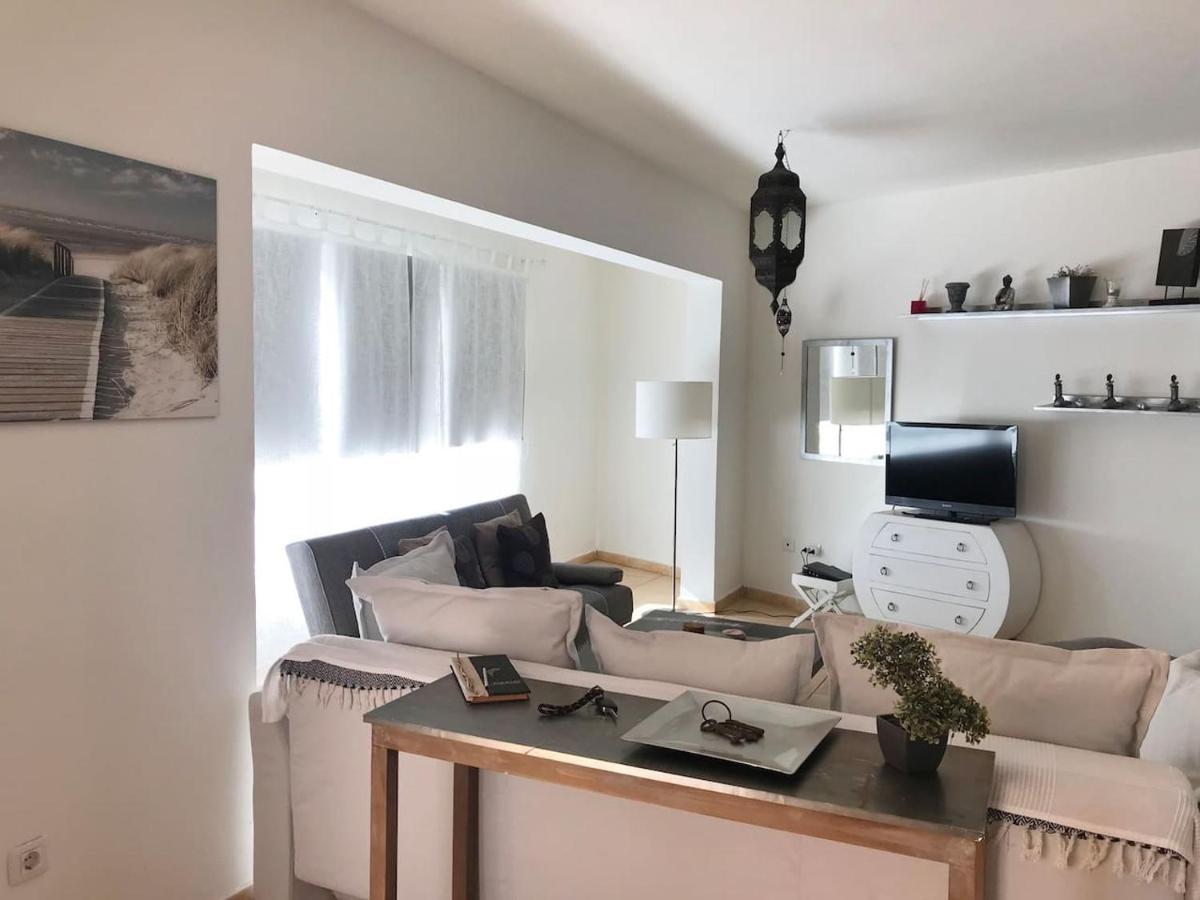 Appartement My Ocean !!! Breathtaking Location, Steps To The Ocean, Spacious Sea View, Fully Equipped And Well-furnished With Private Entrance And High-speed Fiber Optic Internet