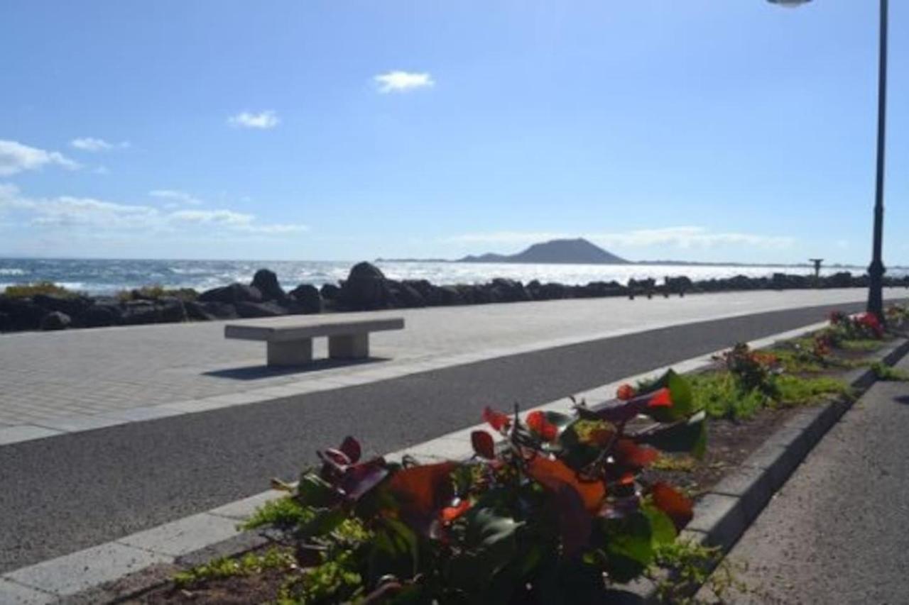 My Ocean !!! Breathtaking Location, Steps To The Ocean, Spacious Sea View, Fully Equipped And Well-furnished With Private Entrance And High-speed Fiber Optic Internet Appartement Corralejo