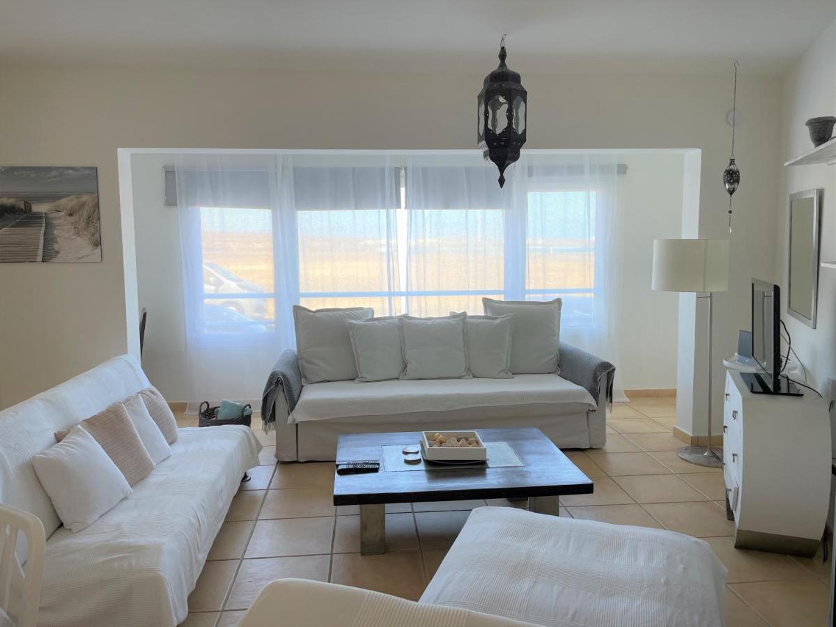 My Ocean !!! Breathtaking Location, Steps To The Ocean, Spacious Sea View, Fully Equipped And Well-furnished With Private Entrance And High-speed Fiber Optic Internet Appartement Corralejo