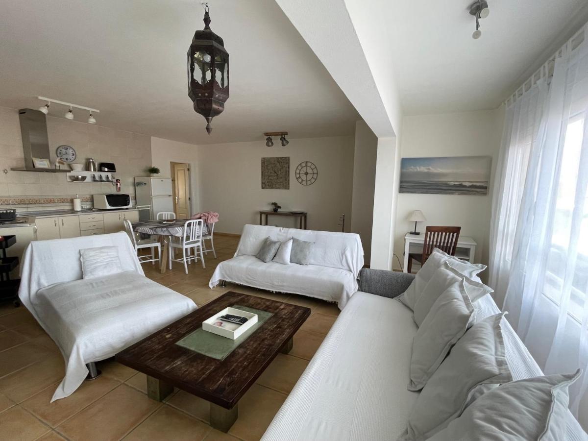 Appartement My Ocean !!! Breathtaking Location, Steps To The Ocean, Spacious Sea View, Fully Equipped And Well-furnished With Private Entrance And High-speed Fiber Optic Internet Corralejo