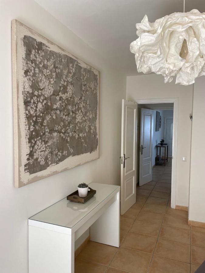 Appartement My Ocean !!! Breathtaking Location, Steps To The Ocean, Spacious Sea View, Fully Equipped And Well-furnished With Private Entrance And High-speed Fiber Optic Internet Corralejo